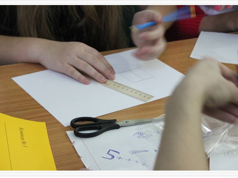 5.Через точку Е проведите перпендикуляр к прямой АD А     